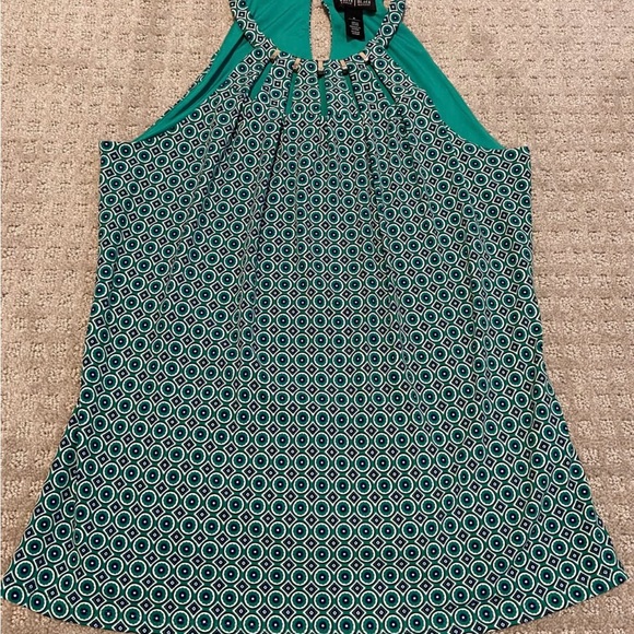 White House Black Market Top - Picture 5 of 5